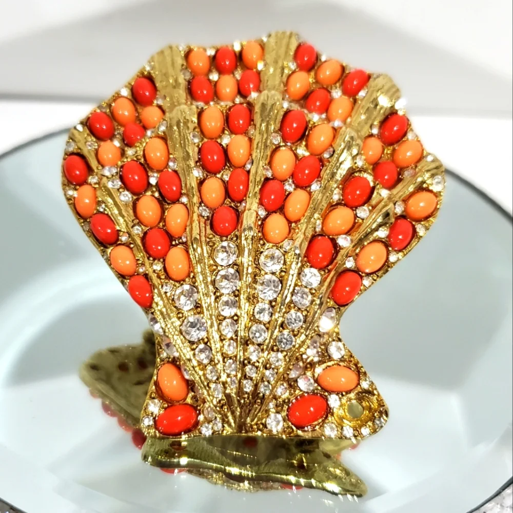 Beautiful Undersea KENNETH LANE Jeweled Scallop Seashell Brooch